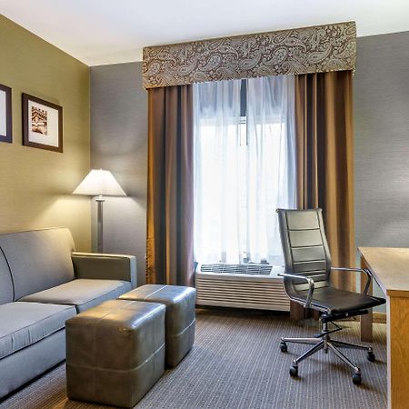 Comfort Suites Southgate-Detroit Екстериор снимка
