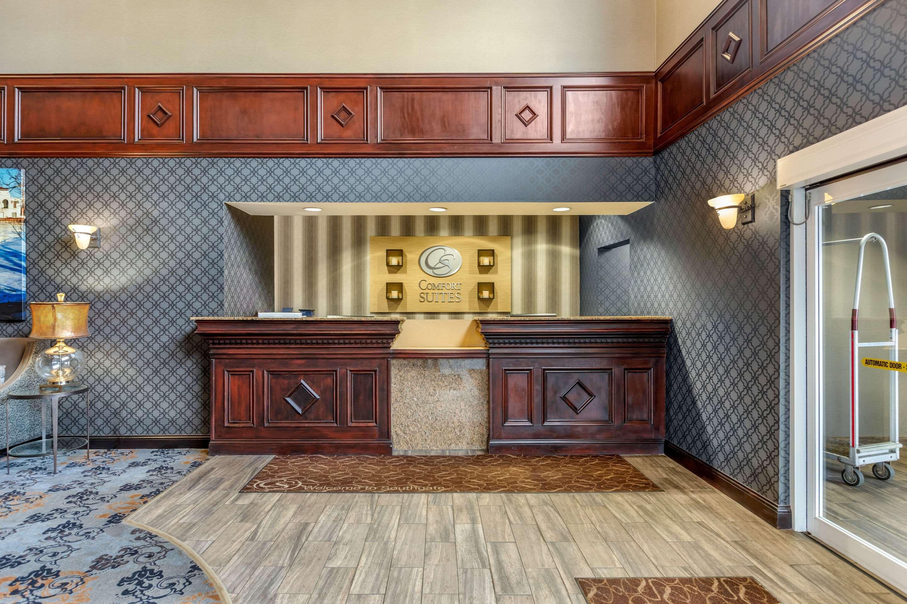 Comfort Suites Southgate-Detroit Екстериор снимка